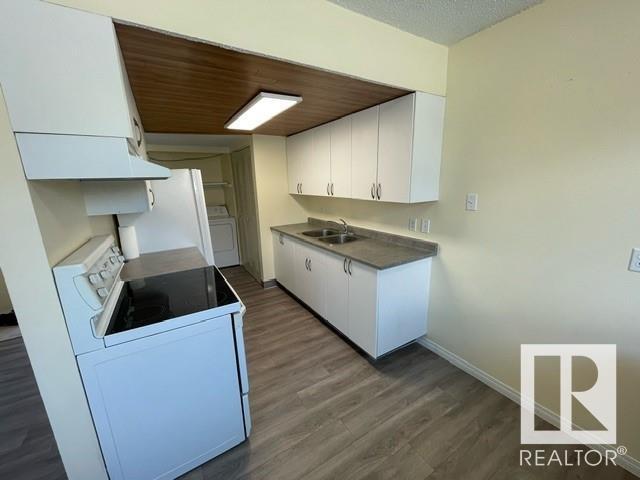 1430 Lakewood Rd Nw, House attached with 3 bedrooms, 1 bathrooms and 1 parking in Edmonton AB | Image 9