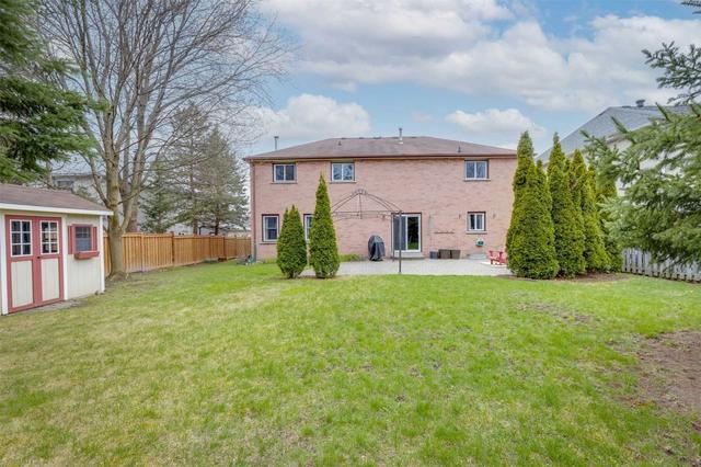 17 Fern Valley Cres, House detached with 5 bedrooms, 4 bathrooms and 9 parking in Richmond Hill ON | Image 35