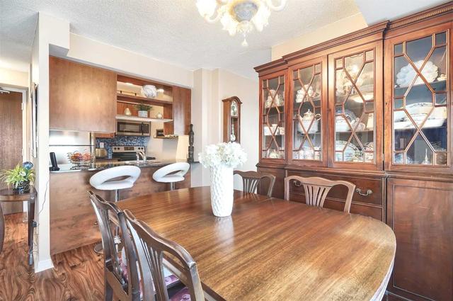2201 - 215 Queen St E, Condo with 2 bedrooms, 2 bathrooms and 2 parking in Brampton ON | Image 1