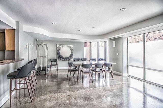 1104 - 255 Richmond St E, Condo with 2 bedrooms, 1 bathrooms and 1 parking in Toronto ON | Image 4