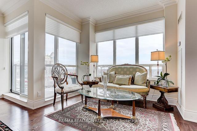 rg5 - 2 Clairtrell Rd, Condo with 2 bedrooms, 3 bathrooms and 2 parking in Toronto ON | Image 4