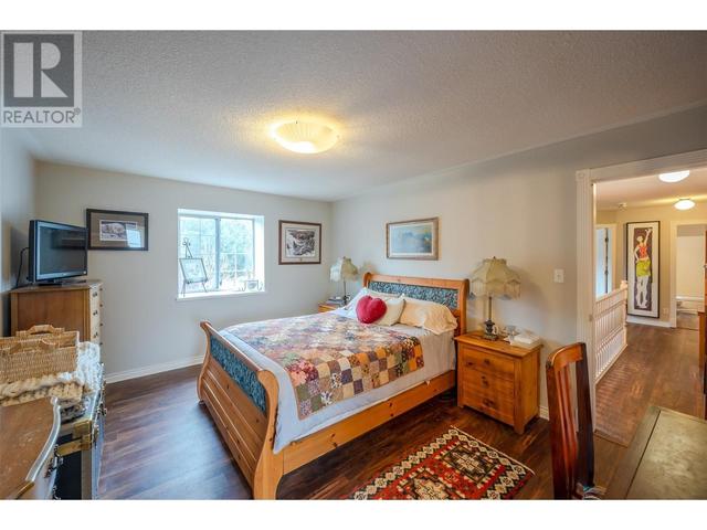 166 Heather Place, House detached with 5 bedrooms, 3 bathrooms and 2 parking in Penticton BC | Image 23