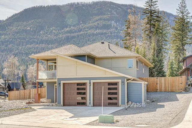 2264 Black Hawk Drive, House detached with 3 bedrooms, 3 bathrooms and null parking in Sparwood BC | Image 62