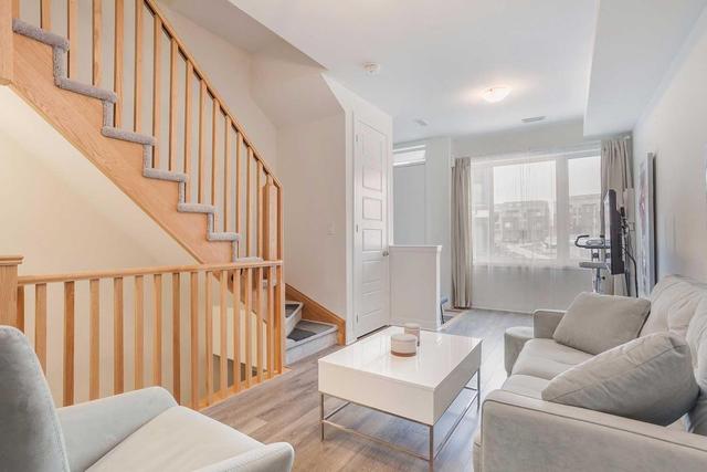 12 Sarah Jackson Cres, House attached with 3 bedrooms, 3 bathrooms and 1 parking in Toronto ON | Image 3