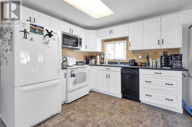 81 - 951 Homewood Rd, House other with 2 bedrooms, 1 bathrooms and 2 parking in Campbell River BC | Image 2