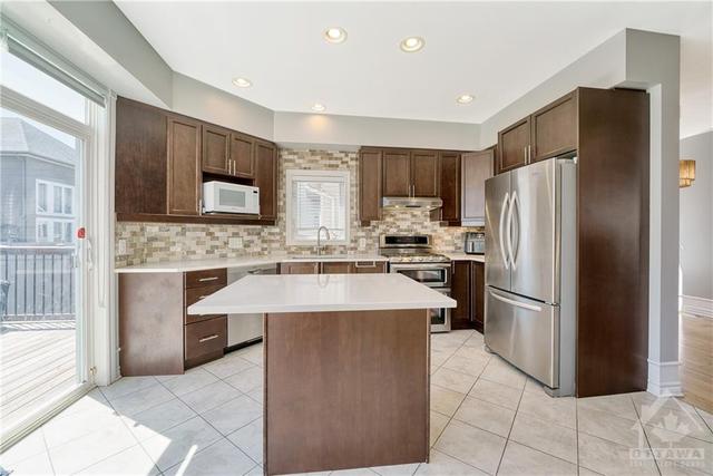 407 Fireweed Trail, House detached with 4 bedrooms, 3 bathrooms and 4 parking in Ottawa ON | Image 11
