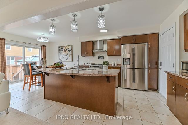 71 Stedford Cres, House detached with 4 bedrooms, 4 bathrooms and 5 parking in Brampton ON | Image 36