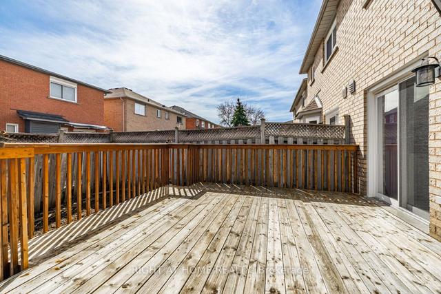 579 Pinder Ave, House semidetached with 3 bedrooms, 3 bathrooms and 3 parking in Newmarket ON | Image 26