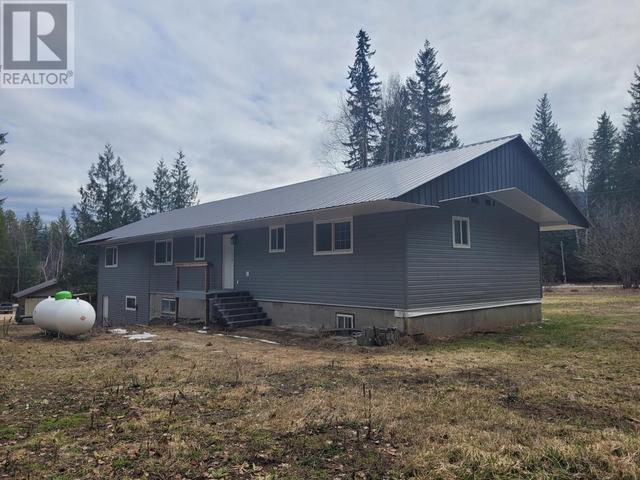 209 Dunlevy Road, House detached with 5 bedrooms, 3 bathrooms and null parking in Clearwater BC | Image 5