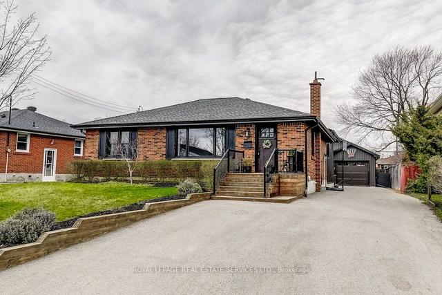 2127 Sunnydale Dr, House detached with 3 bedrooms, 2 bathrooms and 9 parking in Burlington ON | Image 1