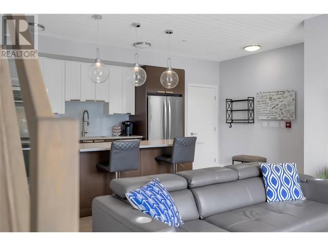 202 - 3398 Mckinley Beach Lane, House attached with 1 bedrooms, 1 bathrooms and 1 parking in Kelowna BC | Image 7