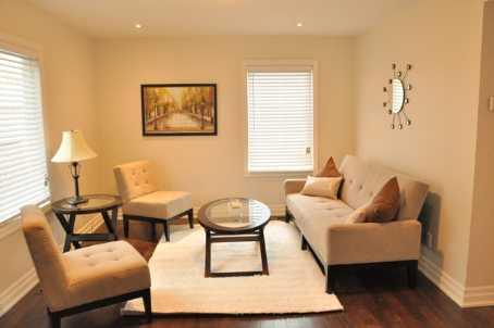 8 Uno Dr, House detached with 3 bedrooms, 3 bathrooms and 3 parking in Toronto ON | Image 4