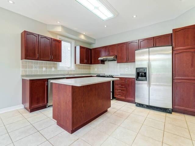 20 Gallucci Cres, House detached with 4 bedrooms, 4 bathrooms and 4 parking in Brampton ON | Image 3