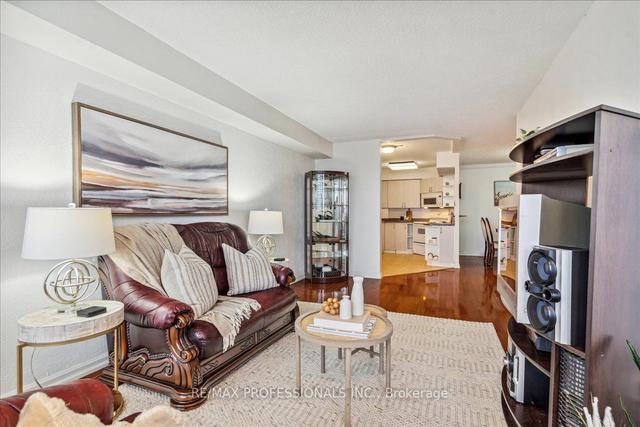 2705 - 1300 Islington Ave, Condo with 2 bedrooms, 2 bathrooms and 1 parking in Toronto ON | Image 8