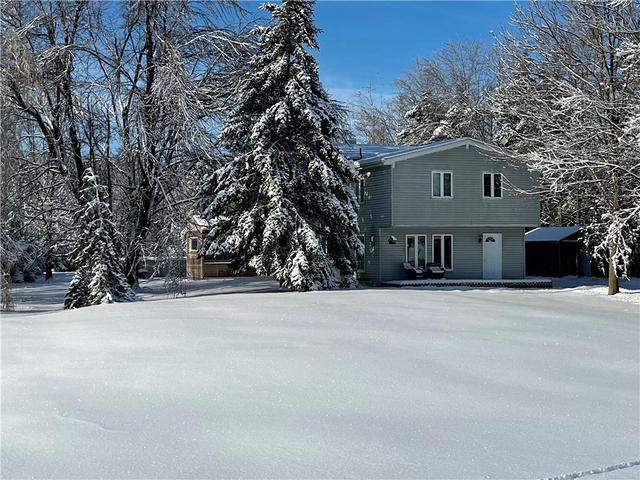 5042 Johnson Road, House detached with 5 bedrooms, 2 bathrooms and 10 parking in South Glengarry ON | Image 1