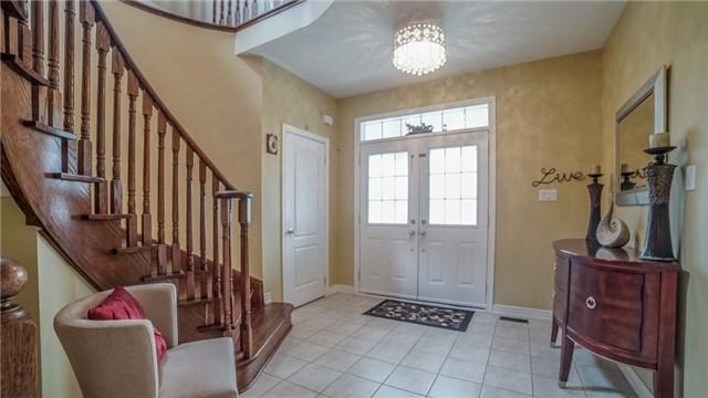 104 Sleepy Hollow Pl, House detached with 4 bedrooms, 4 bathrooms and 2 parking in Whitby ON | Image 3