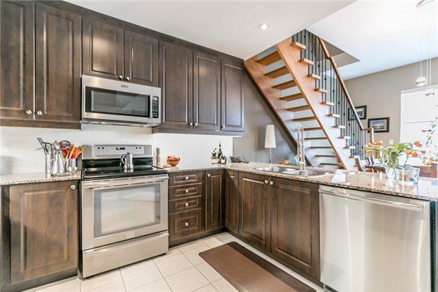 8 Victoria St, Townhouse with 2 bedrooms, 2 bathrooms and 2 parking in Barrie ON | Image 11