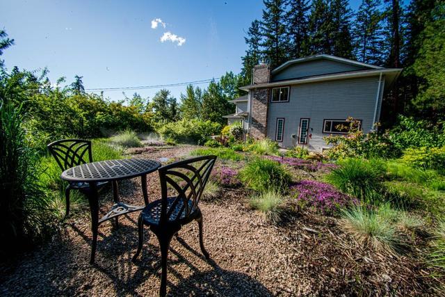 3257 Juniper Drive, House detached with 3 bedrooms, 3 bathrooms and 2 parking in Okanagan Similkameen E BC | Image 5
