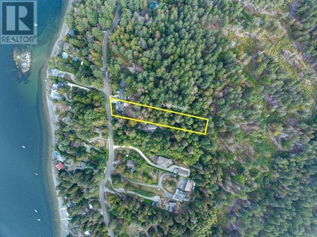 8590 Redrooffs Road, House detached with 4 bedrooms, 2 bathrooms and 4 parking in Sunshine Coast B BC | Image 11