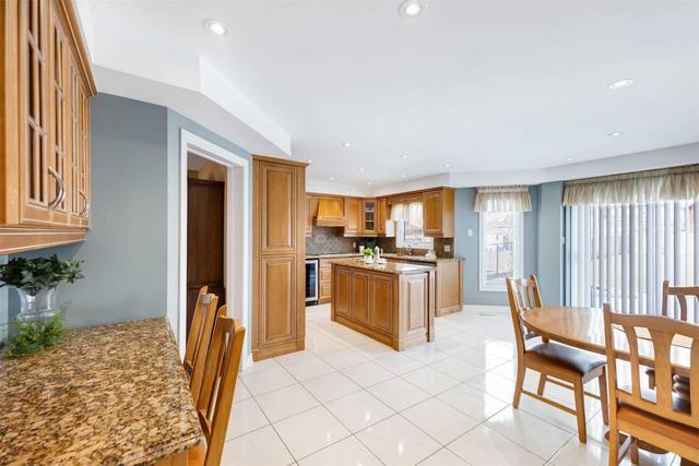 41 Antonia Crt, House detached with 4 bedrooms, 4 bathrooms and 8 parking in Vaughan ON | Image 5