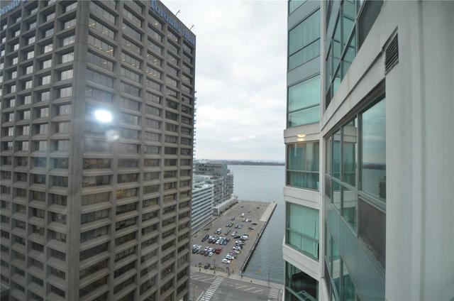 2108 - 10 Yonge St, Condo with 1 bedrooms, 1 bathrooms and 1 parking in Toronto ON | Image 8