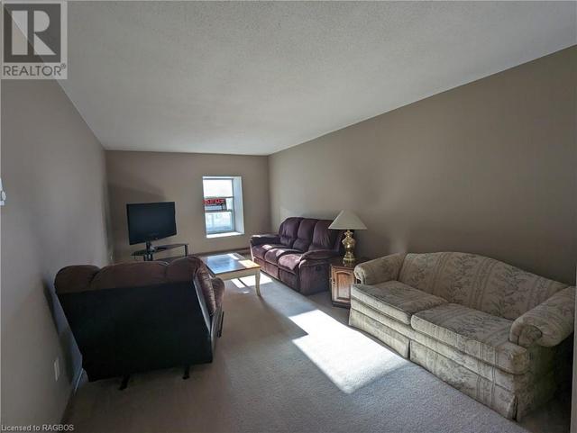738 Queen Street, Condo with 1 bedrooms, 1 bathrooms and 1 parking in Kincardine ON | Image 4