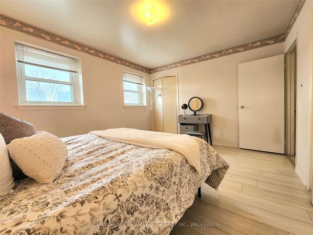 30 Marilake Dr, House detached with 4 bedrooms, 2 bathrooms and 6 parking in Toronto ON | Image 6