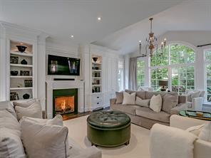 288 Gloucester Ave, Home with 4 bedrooms, 5 bathrooms and 10 parking in Oakville ON | Image 2