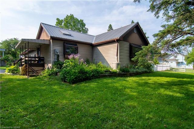 1 Barker Street, House detached with 2 bedrooms, 1 bathrooms and 4 parking in Prince Edward County ON | Image 21