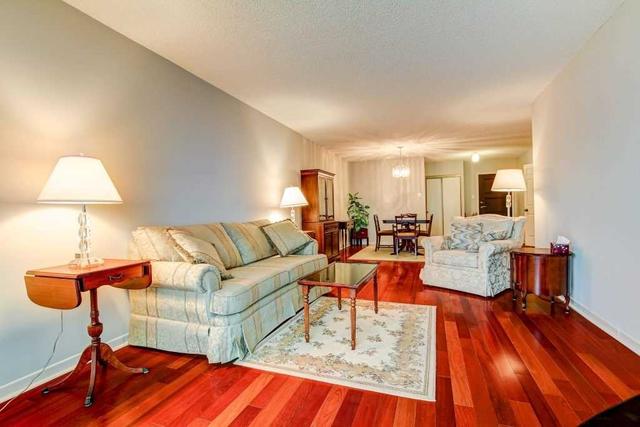 404 - 33 Elmhurst Ave, Condo with 2 bedrooms, 2 bathrooms and 1 parking in Toronto ON | Image 12