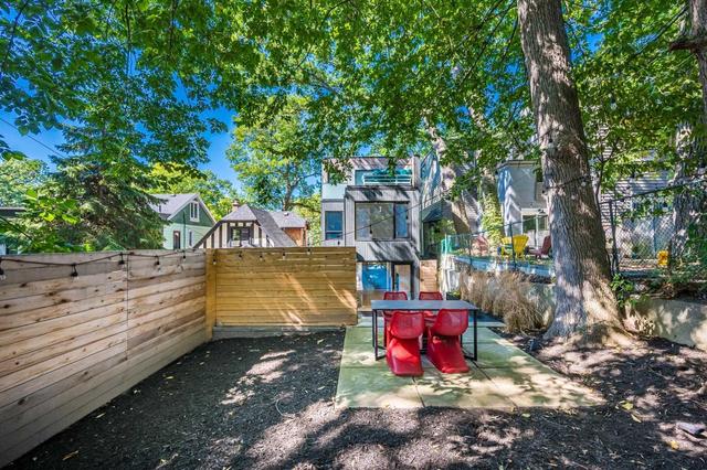 171 Willow Ave, House detached with 4 bedrooms, 5 bathrooms and 2 parking in Toronto ON | Image 7