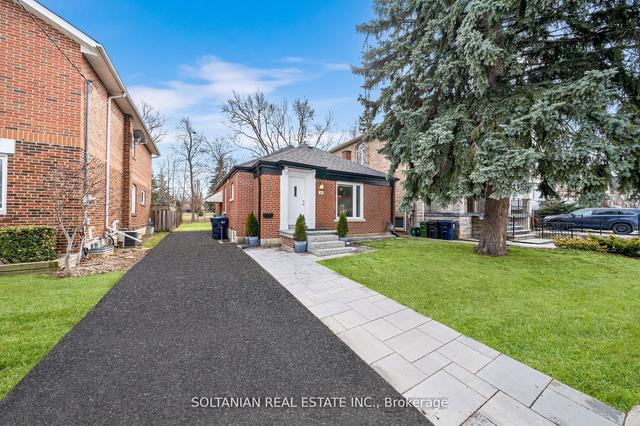 99 Park Home Ave, House detached with 3 bedrooms, 1 bathrooms and 3 parking in Toronto ON | Image 12