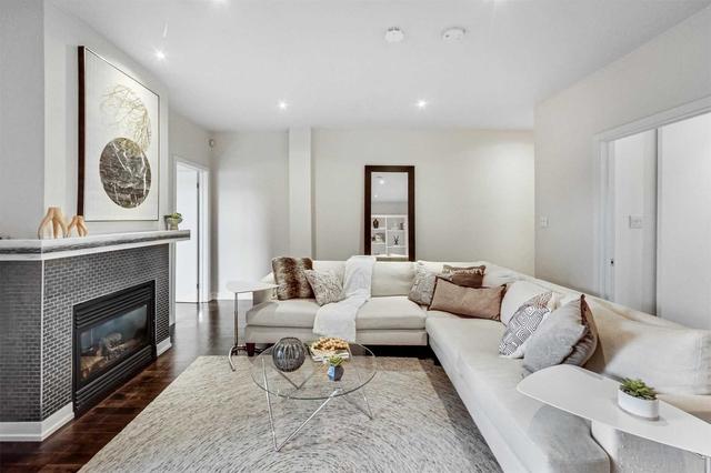 2 - 257 Euclid Ave, Townhouse with 2 bedrooms, 2 bathrooms and 1 parking in Toronto ON | Image 13