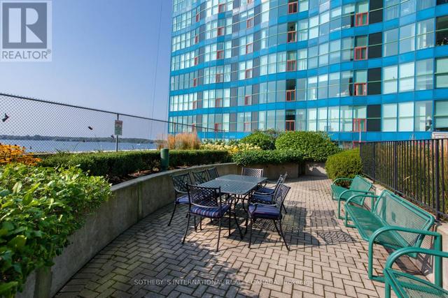 1801 - 77 Harbour Sq, Condo with 1 bedrooms, 1 bathrooms and 1 parking in Toronto ON | Image 23