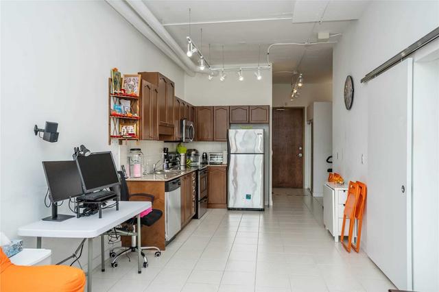 1101 - 2 Fieldway Rd, Condo with 2 bedrooms, 2 bathrooms and 1 parking in Toronto ON | Image 7