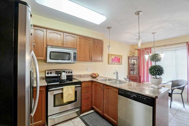 11 Yorkwood Tr, Townhouse with 2 bedrooms, 2 bathrooms and 2 parking in Brampton ON | Image 9