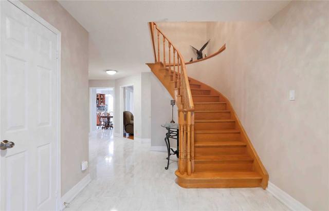 81 Gennela Sq, House detached with 4 bedrooms, 4 bathrooms and 4 parking in Toronto ON | Image 34
