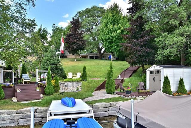 52 Charlore Park Dr, House detached with 2 bedrooms, 1 bathrooms and 6 parking in Kawartha Lakes ON | Image 6