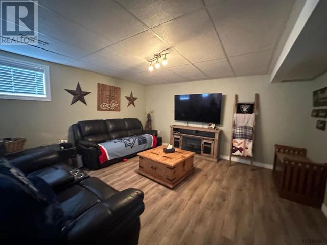 129 Georgina Ave, House detached with 5 bedrooms, 2 bathrooms and null parking in Temiskaming Shores ON | Image 33
