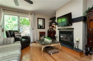1 - 2056 Marine Dr, Townhouse with 3 bedrooms, 2 bathrooms and 3 parking in Oakville ON | Image 10