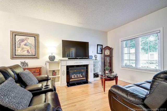 37 Golf Links Dr, Condo with 2 bedrooms, 3 bathrooms and 2 parking in Brampton ON | Image 5