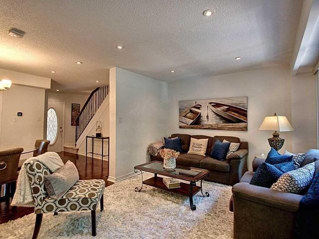 18 Peach Tree Path, Townhouse with 3 bedrooms, 4 bathrooms and 1 parking in Toronto ON | Image 2