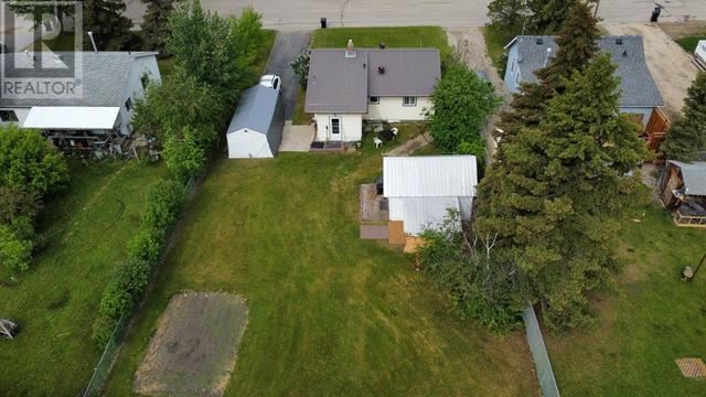 908 6 Avenue, House detached with 2 bedrooms, 1 bathrooms and 4 parking in Beaverlodge AB | Image 6