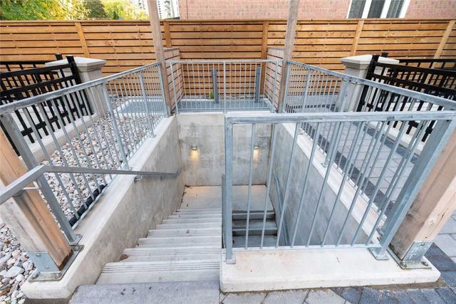 8 - 52 Holmes Ave, Townhouse with 2 bedrooms, 2 bathrooms and 1 parking in Toronto ON | Image 14