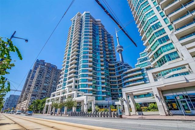 820 - 230 Queens Quay W, Condo with 1 bedrooms, 1 bathrooms and 1 parking in Toronto ON | Image 1