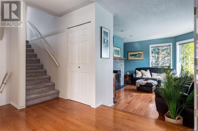 5955 Devon Pl, House detached with 4 bedrooms, 3 bathrooms and 4 parking in Nanaimo BC | Image 4