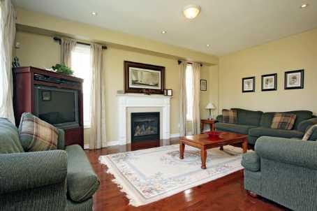 996 Coyston Dr, House detached with 5 bedrooms, 4 bathrooms and 4 parking in Oshawa ON | Image 6