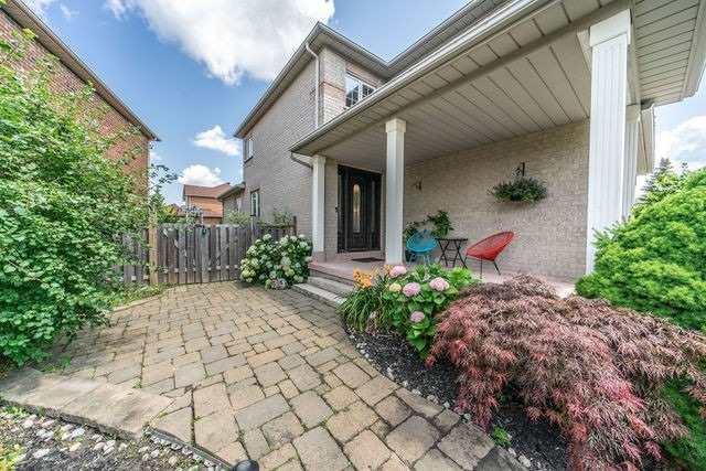 13 Black Walnut Dr, House detached with 3 bedrooms, 4 bathrooms and 2 parking in Markham ON | Image 3