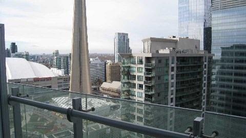 3008 - 12 York St, Condo with 0 bedrooms, 1 bathrooms and null parking in Toronto ON | Image 3