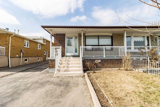 207 Firgrove Cres, House semidetached with 3 bedrooms, 2 bathrooms and 5 parking in Toronto ON | Image 1